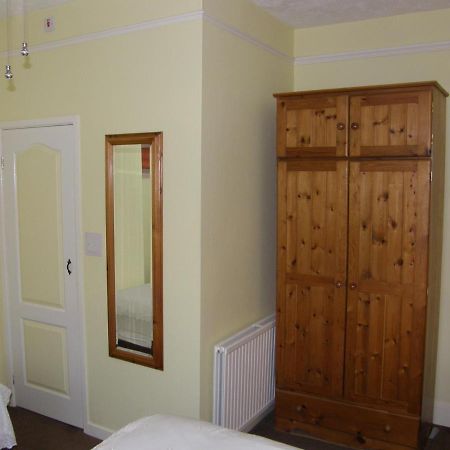Kingswinford Guest House Пейнтън Екстериор снимка