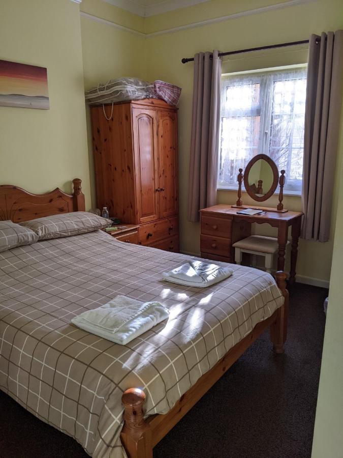 Kingswinford Guest House Пейнтън Екстериор снимка