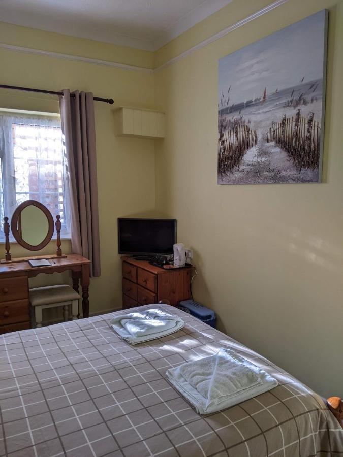 Kingswinford Guest House Пейнтън Екстериор снимка