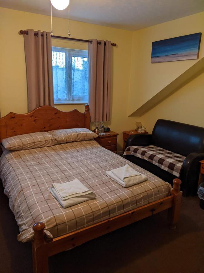 Kingswinford Guest House Пейнтън Екстериор снимка