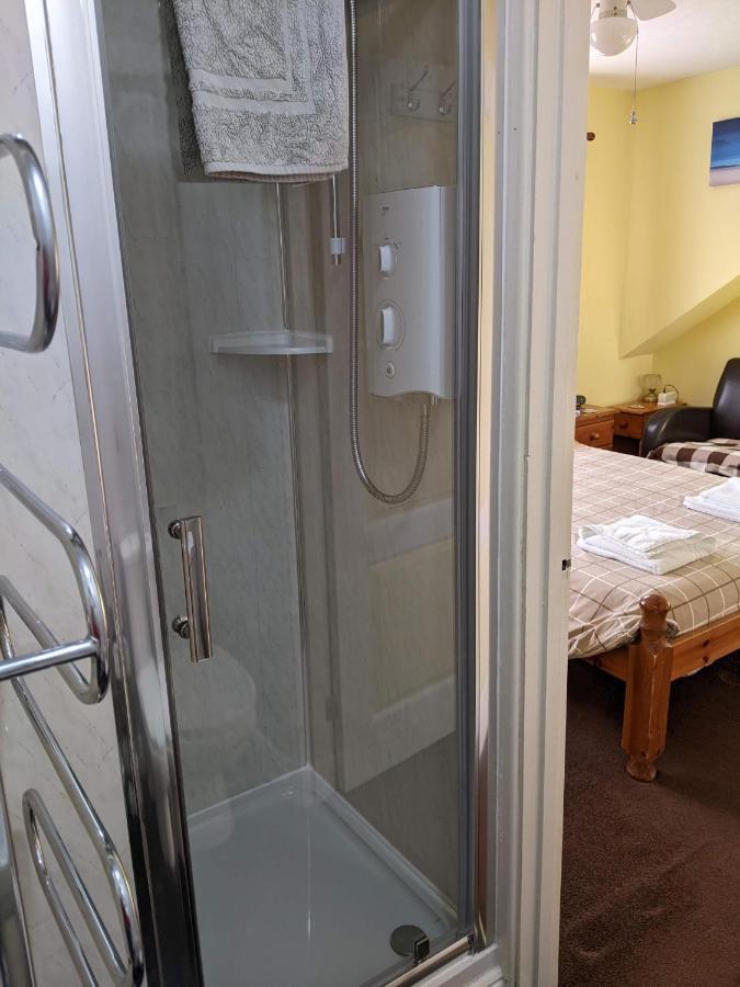 Kingswinford Guest House Пейнтън Екстериор снимка