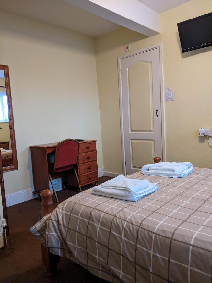 Kingswinford Guest House Пейнтън Екстериор снимка