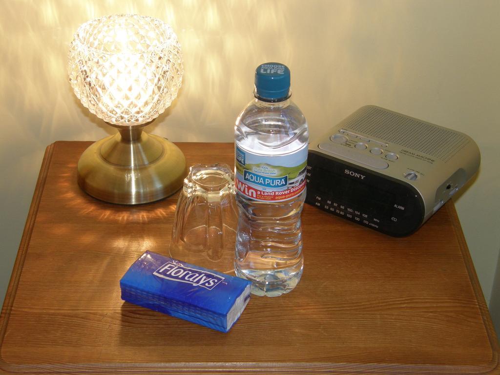 Kingswinford Guest House Пейнтън Екстериор снимка