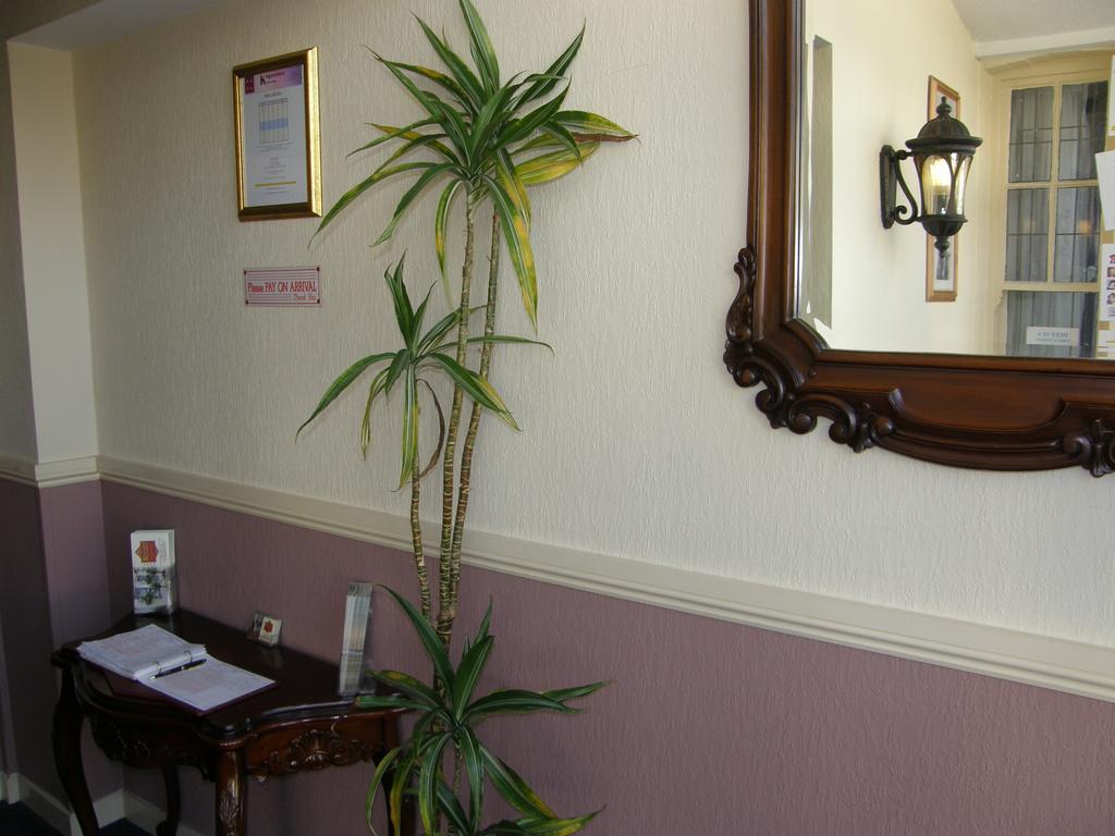 Kingswinford Guest House Пейнтън Екстериор снимка