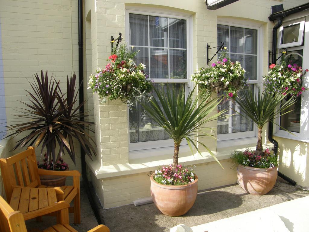 Kingswinford Guest House Пейнтън Екстериор снимка