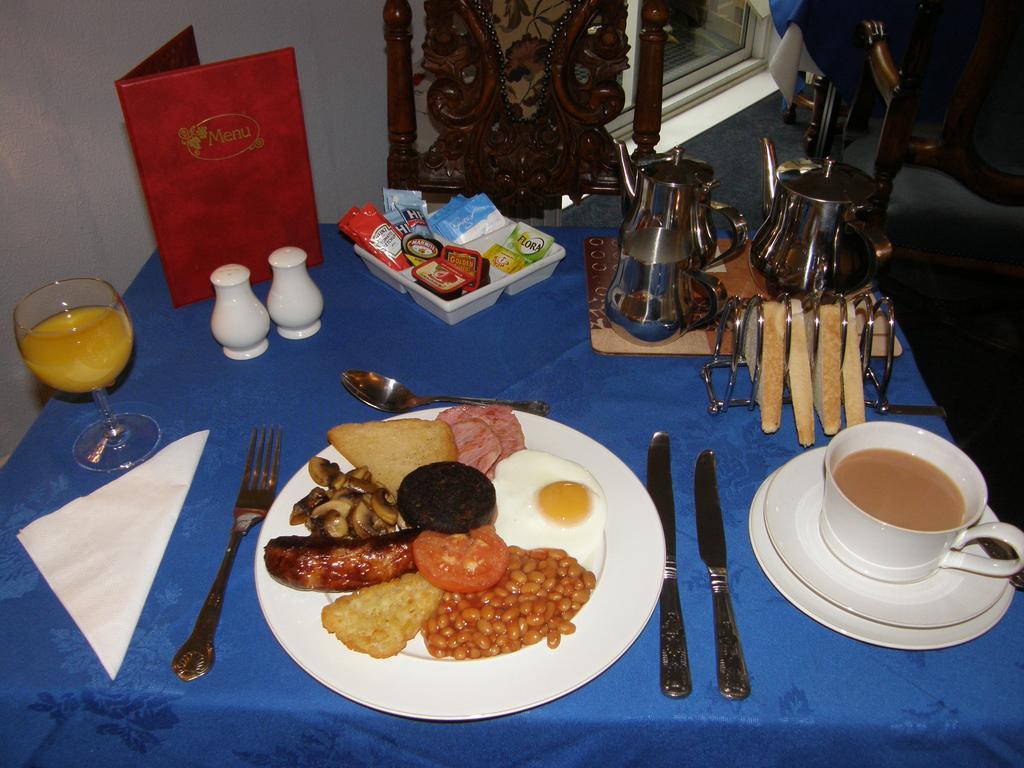 Kingswinford Guest House Пейнтън Екстериор снимка